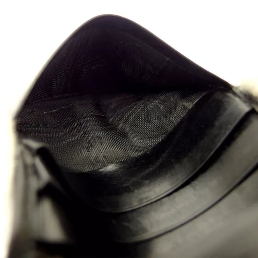 Authenticity Guaranteed Gucci Two-Fold Wallet Log… - image 5